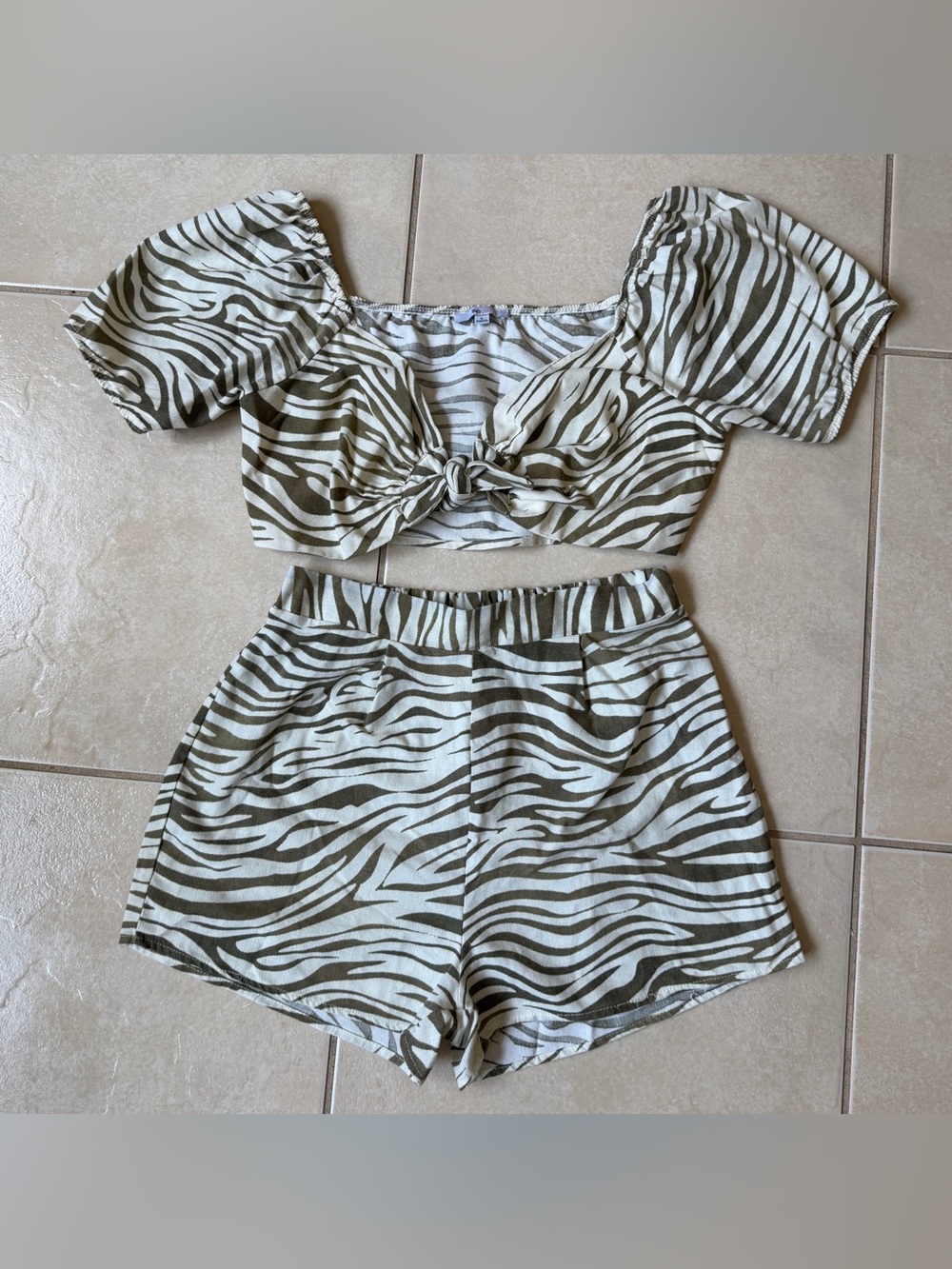 Blashe 2 Piece Zebra Print Set Crop Top Shorts Linen Blend Green Cream Sz S